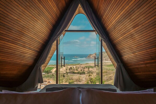 5 bedrooms, iron/ironing board, WiFi, bed sheets