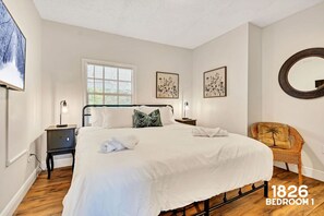 デスク、アイロン / アイロン台、WiFi、ベッドシーツ