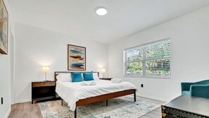 Desk, iron/ironing board, WiFi, bed sheets