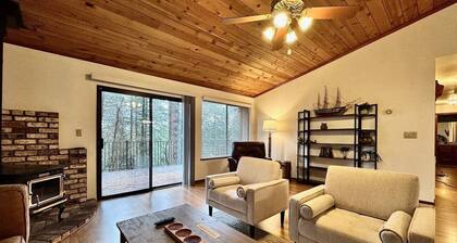 3BR Forest Retreat · Fireplace · Near Tahoe · Pollock Pines