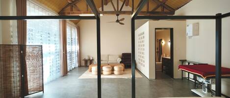 4 soverom, skrivebord, skrivebord for bærbar PC og wi-fi (inkludert)