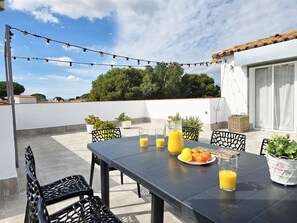 Villa | Dining - Villa in L'escala Near Empuries Ruins (L'Escala)