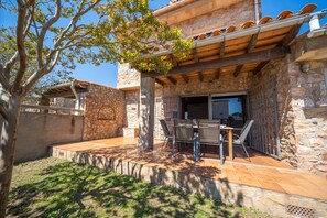 Villa | Outdoor dining