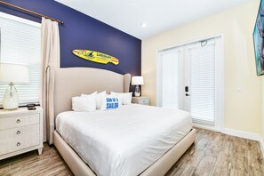 3 bedrooms, in-room safe, iron/ironing board, free WiFi - Palm Tree Paradise Cottage near Disney with Margaritaville Resort & Island H20. (Kissimmee)