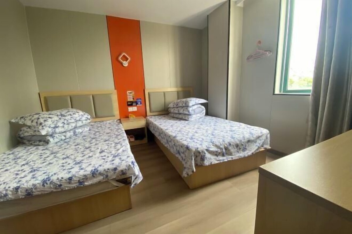 Desk, bed sheets