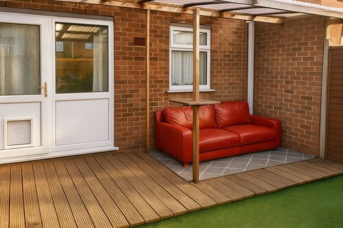 House - Sleeps 9 - Garden - Pet Friendly - Parking