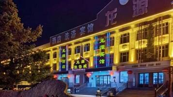 المنشأة من الخارج