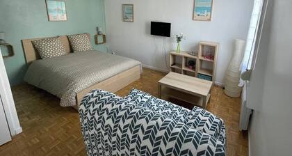 Studio 30 m2 + Private Parking - Aix Centre - Tourists / Curists