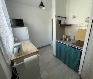 Microwave, stovetop, paper towels