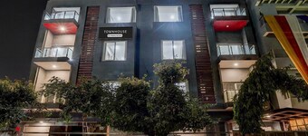 Blissful Stays at Sector 122 Noida