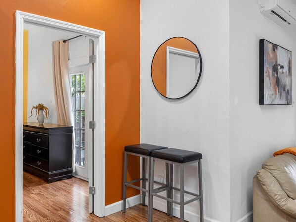 Interior - Chic & Cozy Spot • Prime Location Near It All (Tampa)