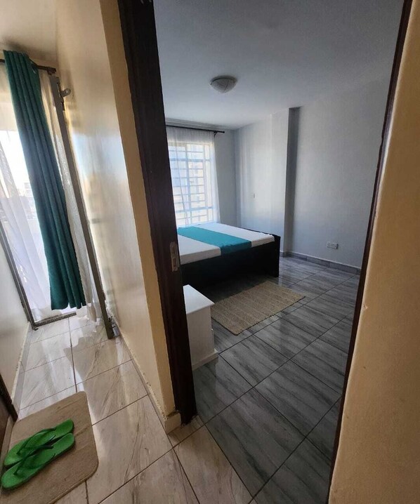 1 dormitorio, tabla de planchar con plancha, wifi