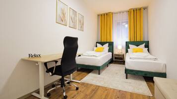 3 bedrooms, iron/ironing board, WiFi, bed sheets