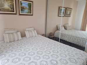 2 habitaciones, tabla de planchar con plancha y wifi gratis 
