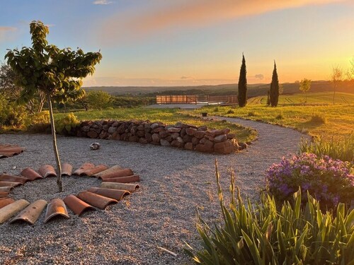 Puycelsi - Peaceful rural farmhouse, large garden, orchard and pool. Sleeps 8