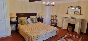 4 soverom, strykejern/-brett, reiseseng for barn og wi-fi (inkludert)