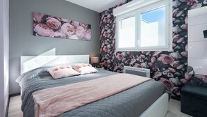 2 Schlafzimmer, Bügeleisen/Bügelbrett