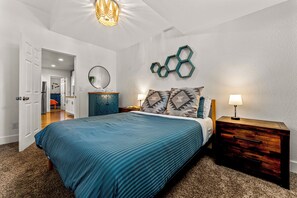 8 bedrooms, desk, iron/ironing board, travel crib