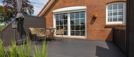House | Outdoor dining
