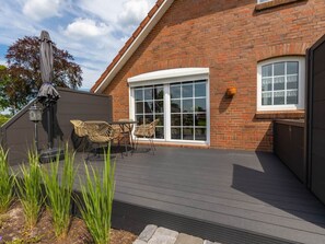 House | Outdoor dining