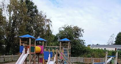 MOBILE HOME RENTAL IN CAMPSITE 4****