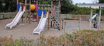 MOBILE HOME RENTAL IN CAMPSITE 4****