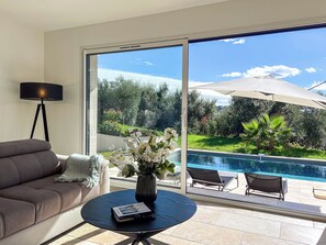 TV - Lovely new built property in Ste. Maxime, close to the golf course and the beach (Sainte-Maxime)