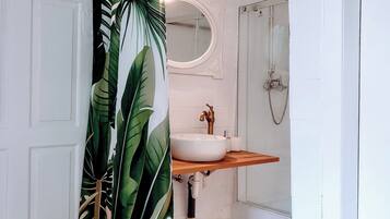 Dusche, Handtücher, Seife, Toilettenpapier