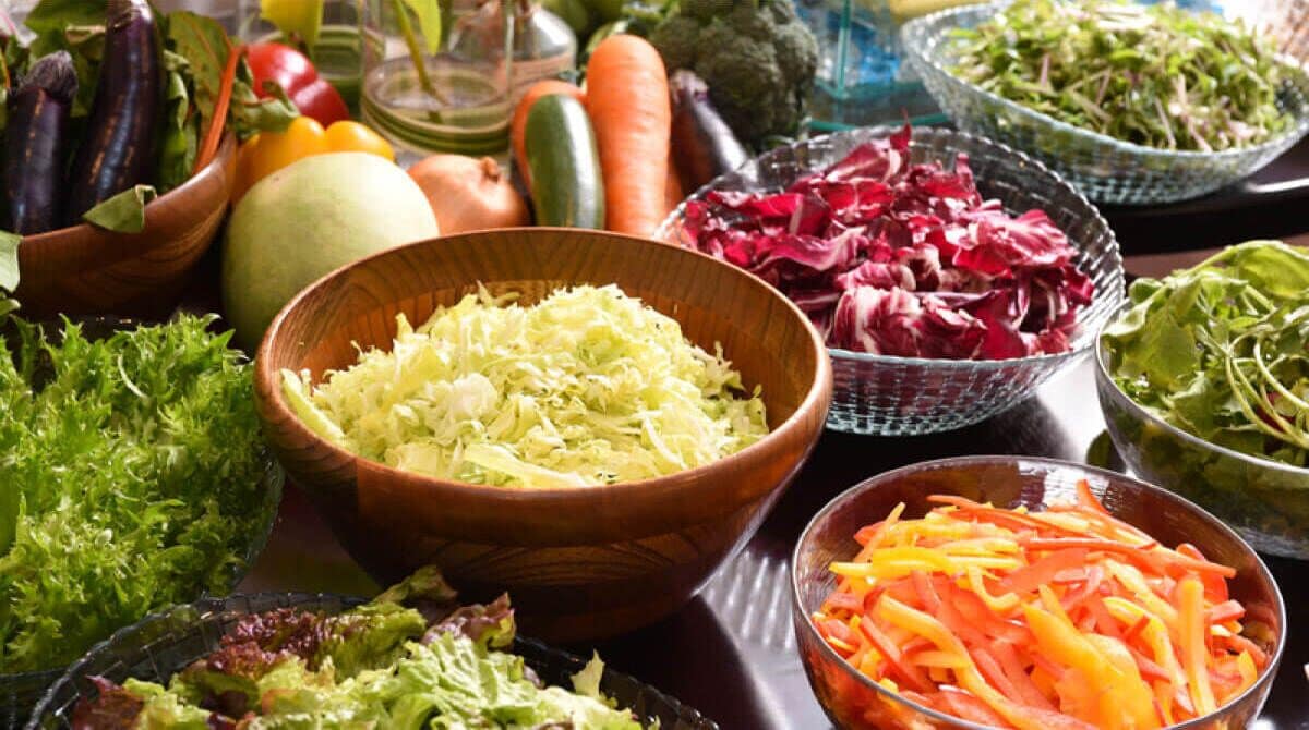 朝食 (ビュッフェ)、毎日提供 (無料)