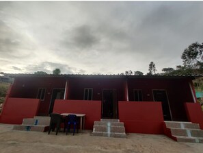 Façana frontal de l'allotjament
