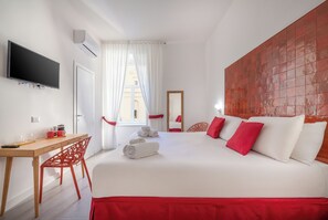 Comfort Townhome | 1 bedroom, desk, laptop workspace, blackout curtains - Vistavicolo (Naples)