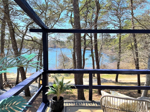 Pondside/Kayak/Firepit/Dog Friendly~Willow Haven