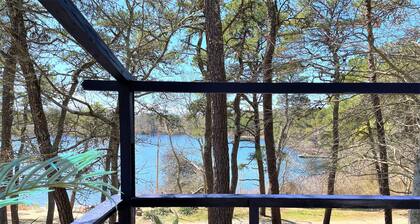 Pondside/Kayak/Firepit/Dog Friendly~Willow Haven