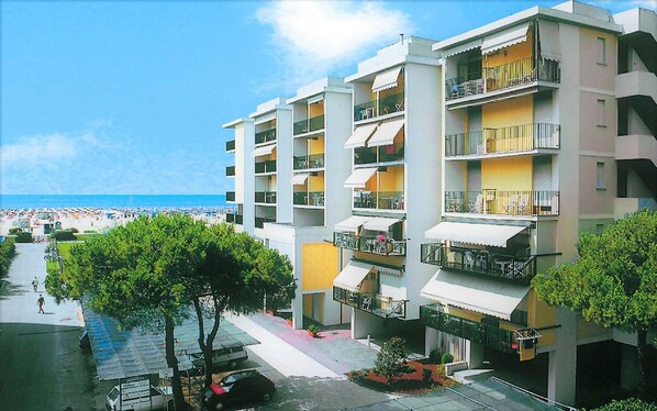 Exterior - Cozy Studio with Balcony and Sea View (Bibione)