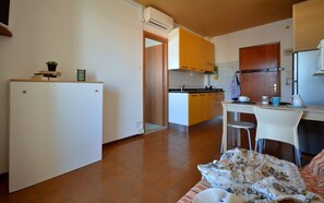 Interior - Cozy studio with balcony and sea view (Bibione)
