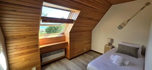 4 dormitorios, tabla de planchar con plancha, wifi y ropa de cama