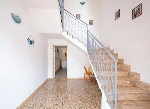 House, 2 Bedrooms, Smoking, Terrace | Interior