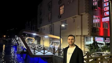 المنشأة من الخارج