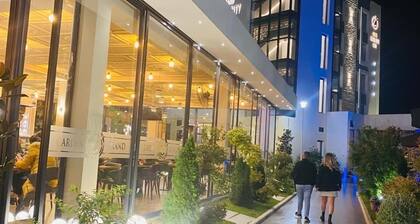 Hotel & Restaurant Grand White City