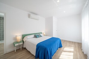 3 bedrooms, iron/ironing board