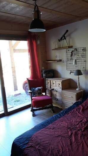 4 bedrooms, iron/ironing board, WiFi