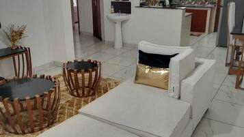 Apartemen Keluarga, balkon, pemandangan kota | Area keluarga