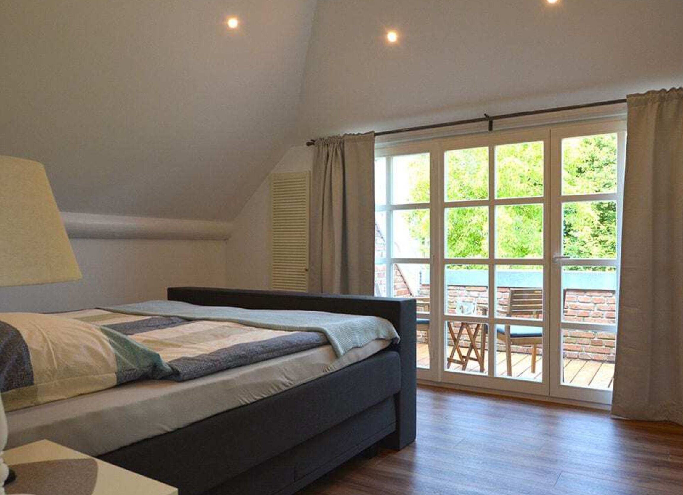 House | 2 bedrooms, individually furnished, iron/ironing board