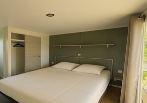 2 bedrooms, bed sheets