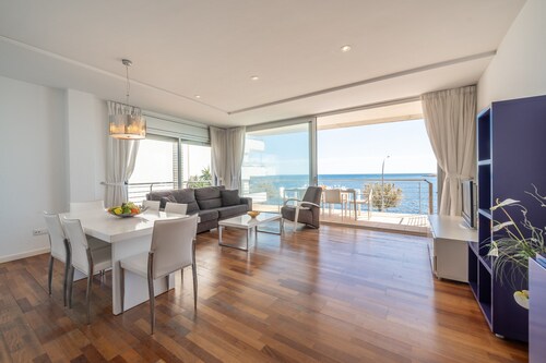 Apartment in L'escala Near Beaches & Pool