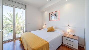 Apartamento | 2 dormitorios y tabla de planchar con plancha