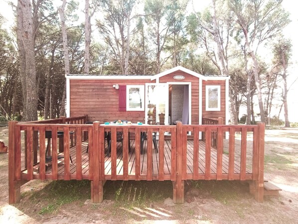 Bungalow | Outdoor dining - Bungalow in L'escala Near Cala Montgo Beach (L'Escala)