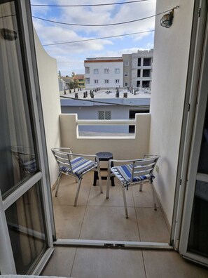 Basic Studio | Balcony
