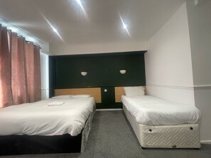 Basic-Dreibettzimmer
