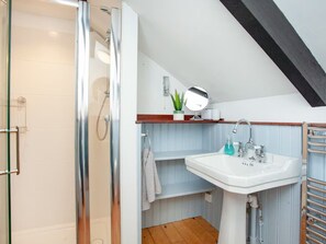 تجهيزات دش، مجففات شعر، مناشف، صابون